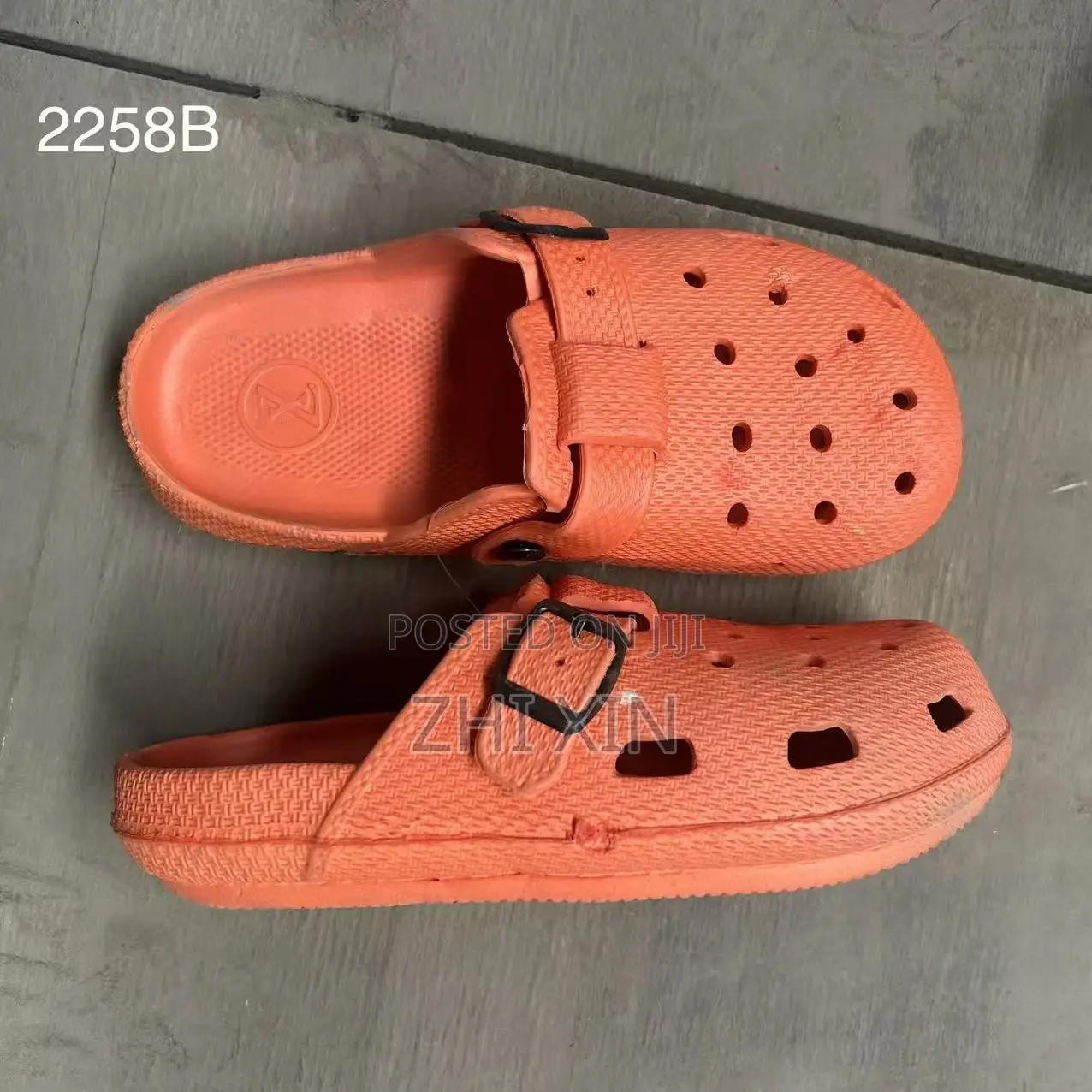 ZHIXIN 2258 EVA Adjustable Strap Hole Clogs Multi Size Wholesale