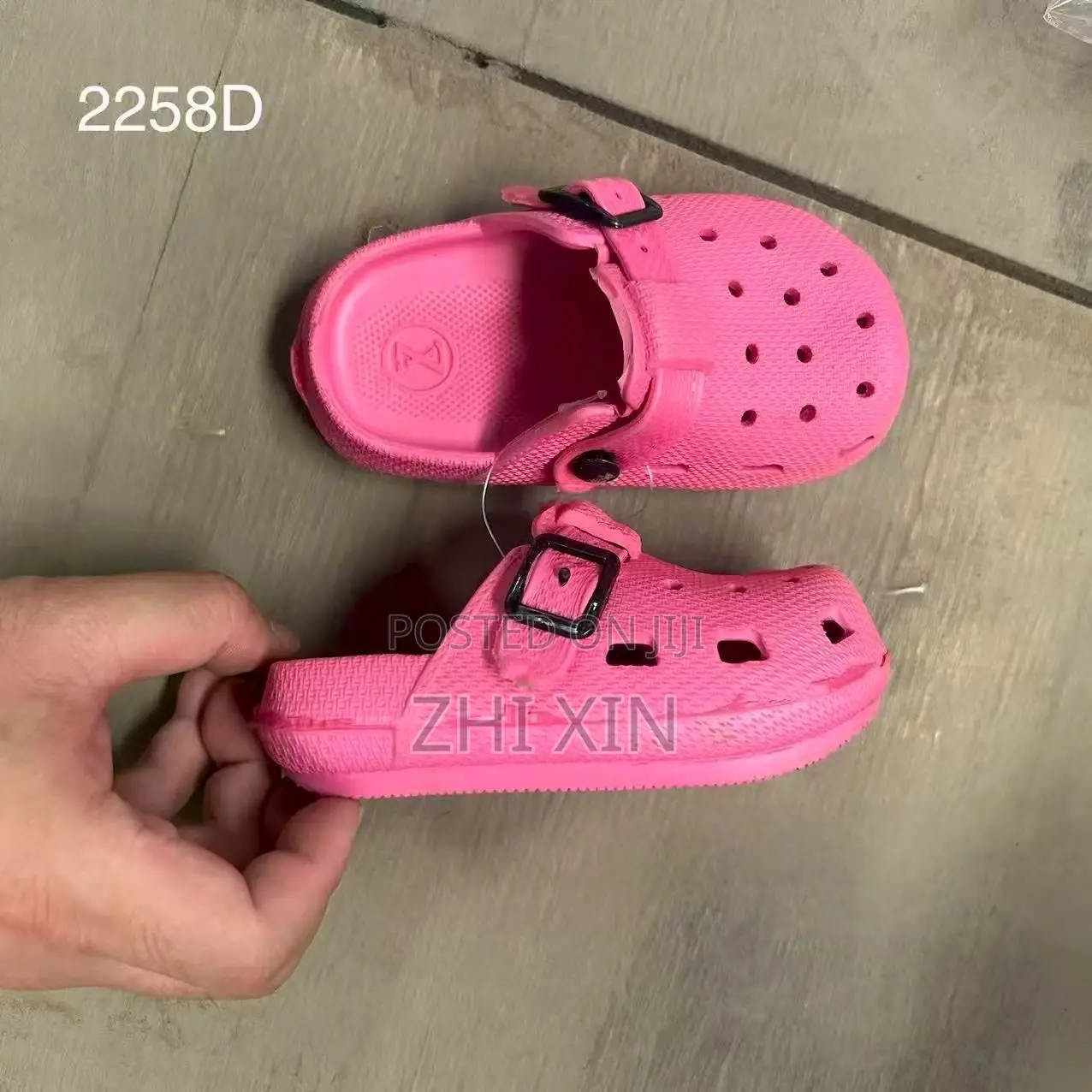 ZHIXIN 2258 EVA Adjustable Strap Hole Clogs Multi Size Wholesale