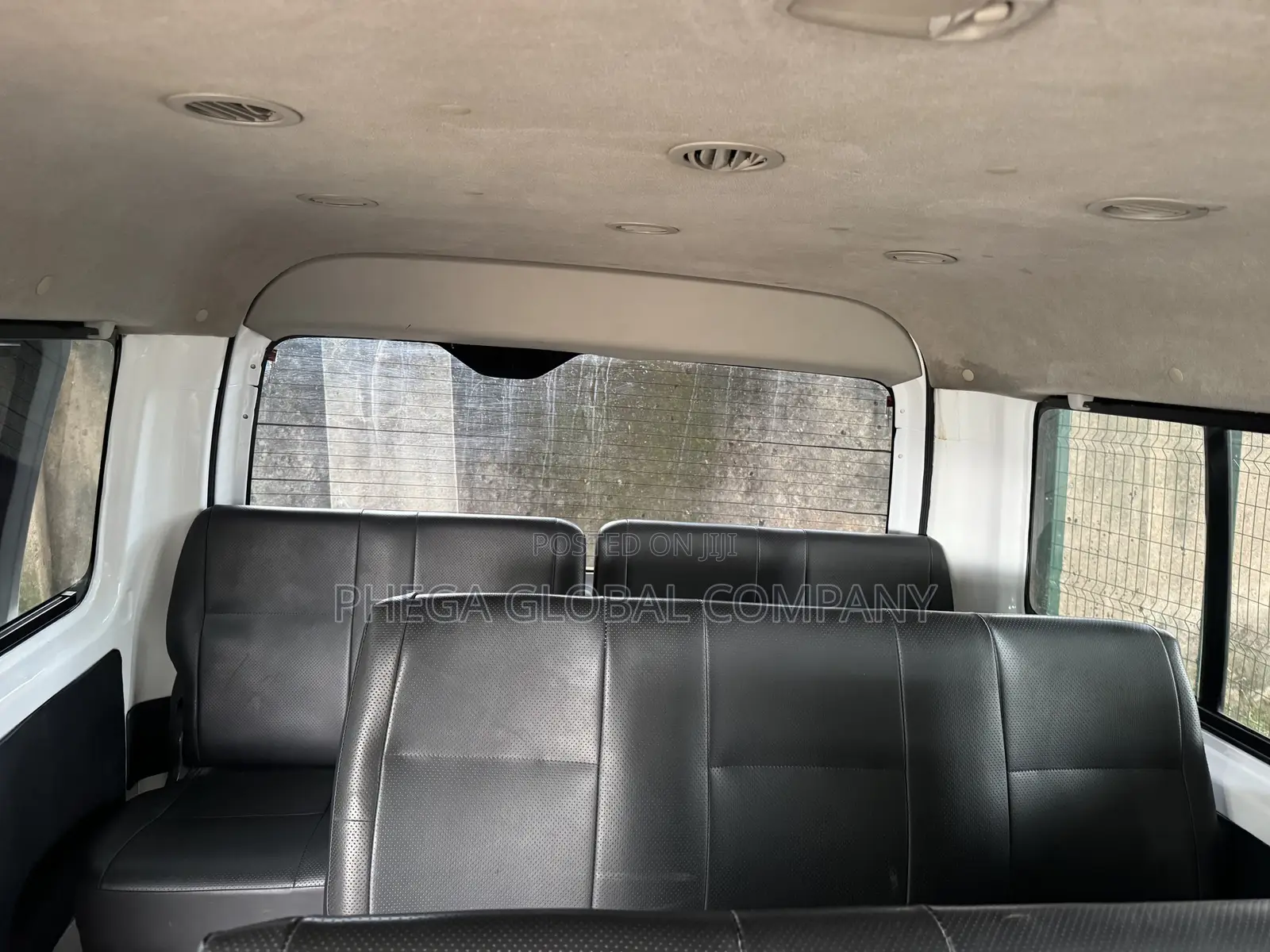 Toyota HiAce 2010 White