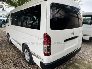 Toyota HiAce 2010 White