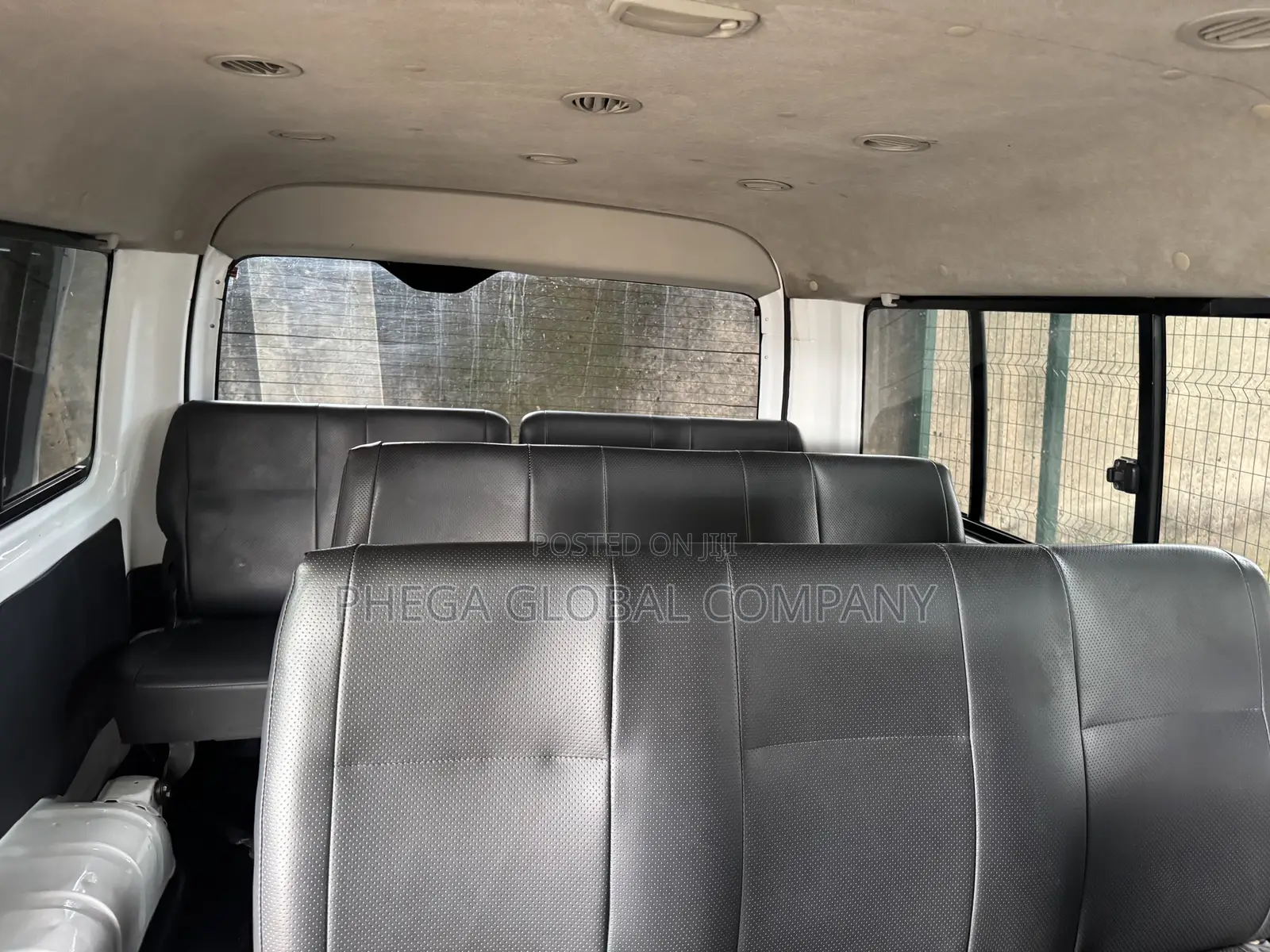 Toyota HiAce 2010 White