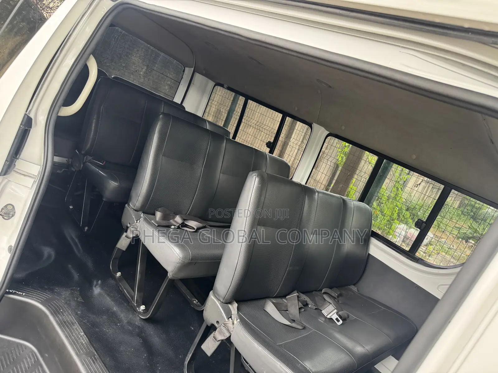 Toyota HiAce 2010 White