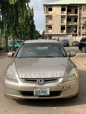 Honda Accord 2004 Gold