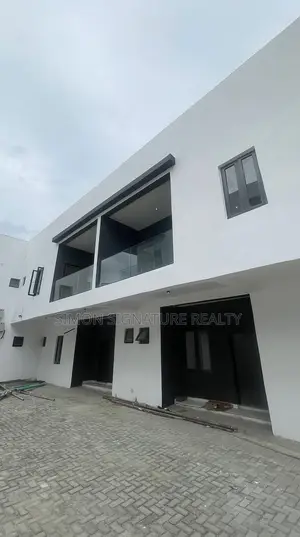 4bdrm Duplex in A Very Secured, Lekki Expressway for sale