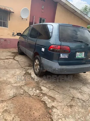 Toyota Sienna 2002 Gray