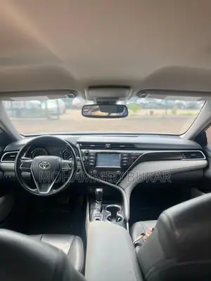 Toyota Camry XLE FWD (2.5L 4cyl 8AM) 2018 Black