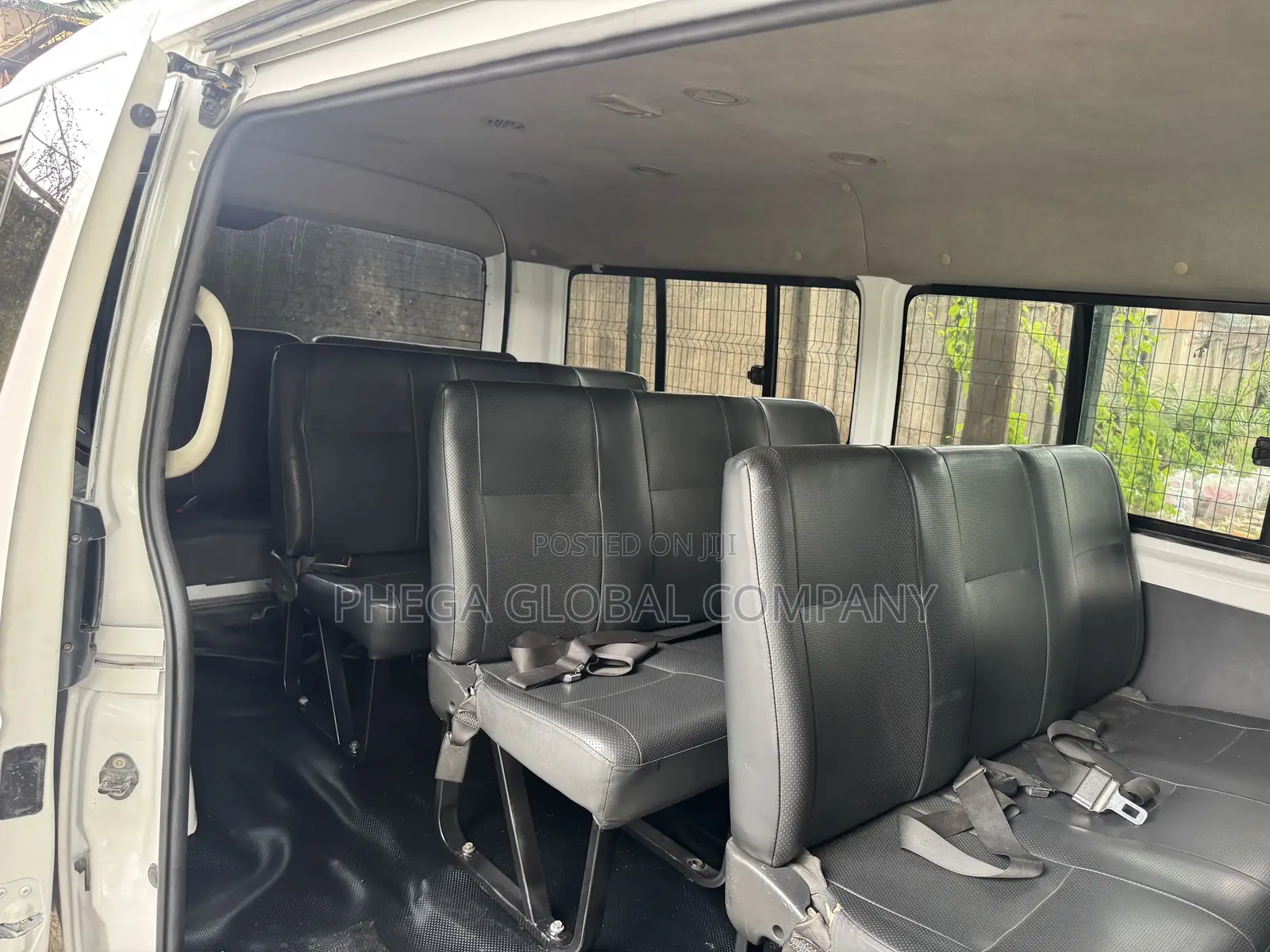 Toyota HiAce 2010 White