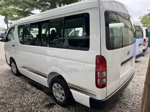 Toyota HiAce 2013 White