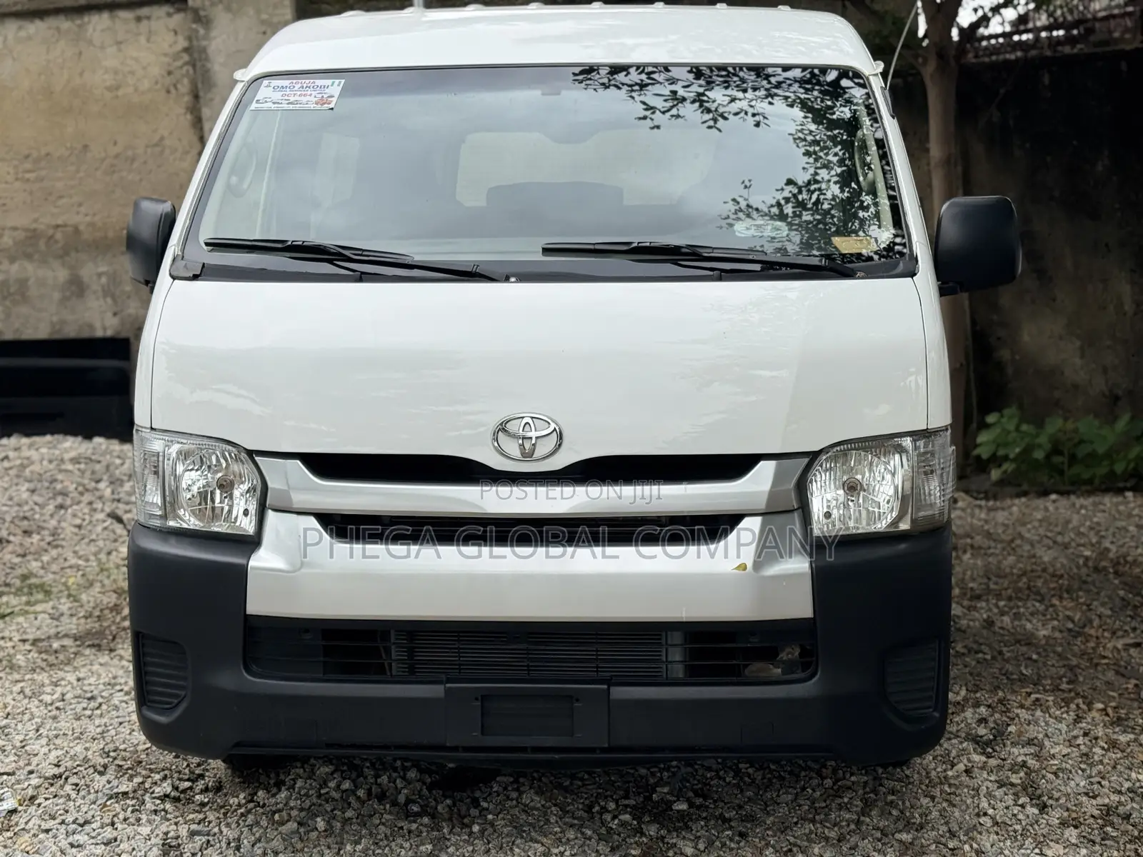 Toyota HiAce 2013 White