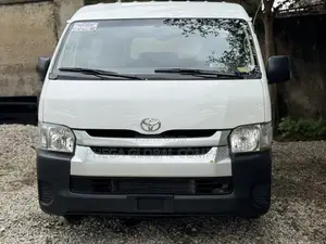 Toyota HiAce 2013 White