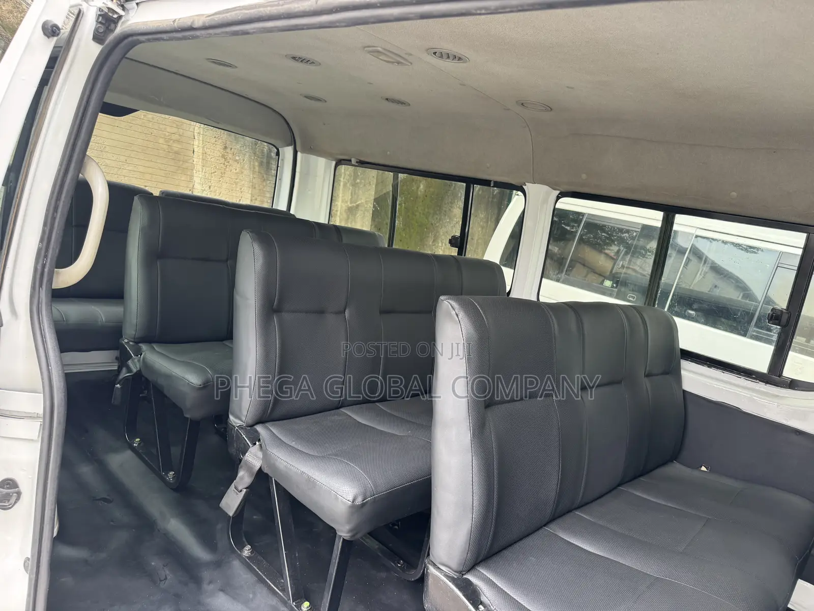 Toyota HiAce 2013 White