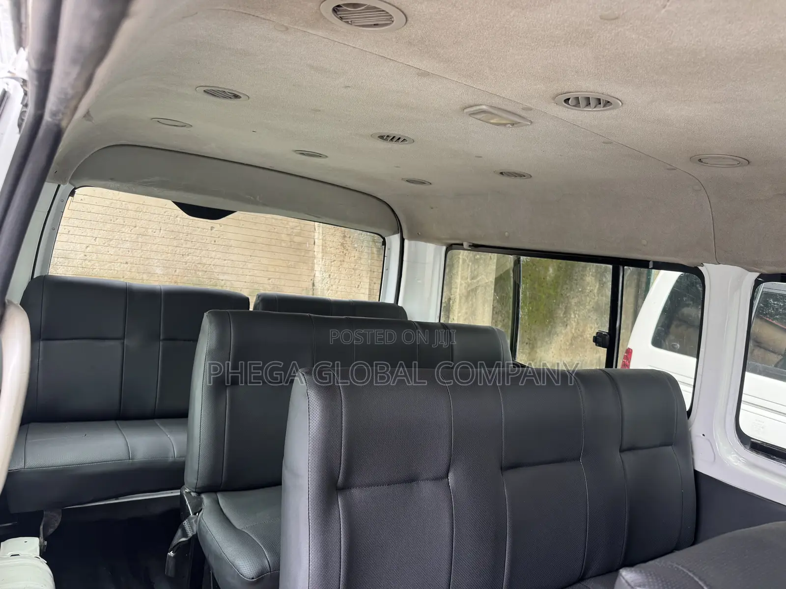 Toyota HiAce 2013 White