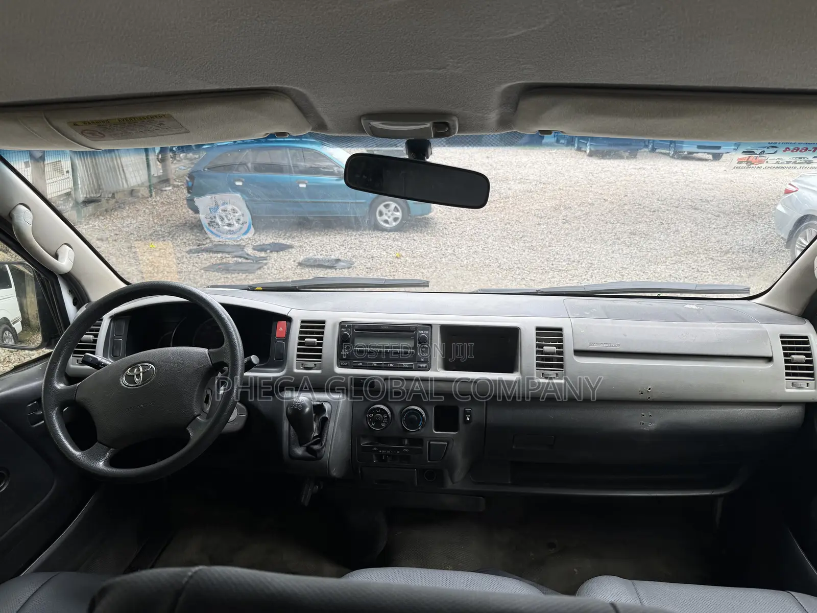 Toyota HiAce 2013 White