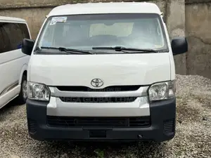 Toyota HiAce 2012 White