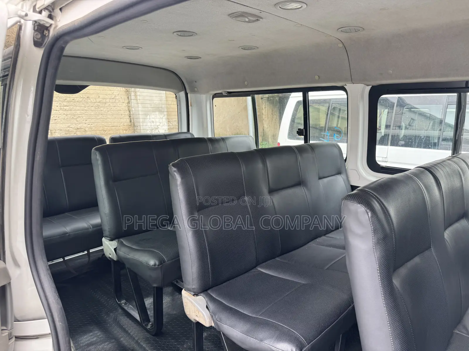 Toyota HiAce 2012 White