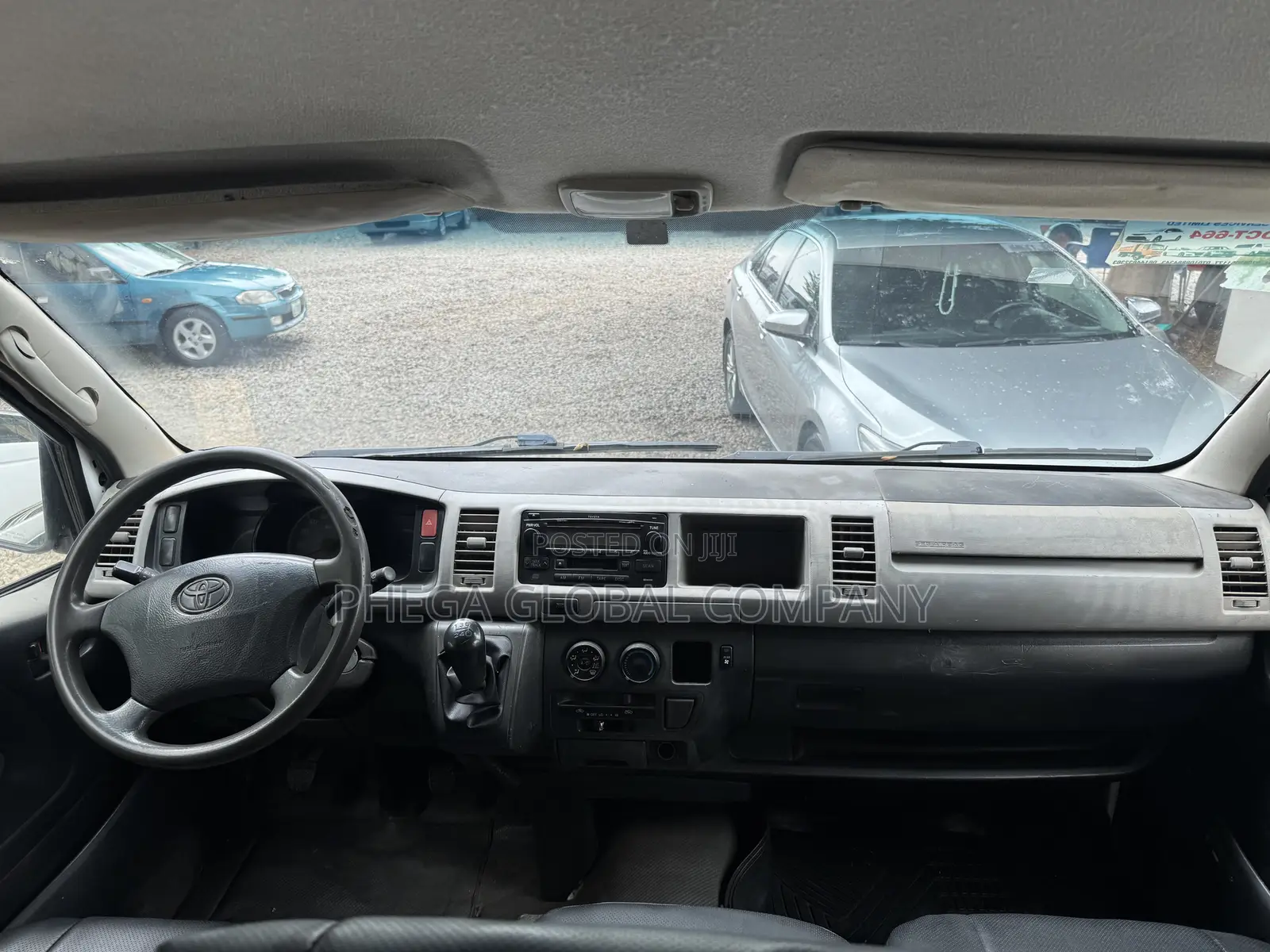 Toyota HiAce 2012 White