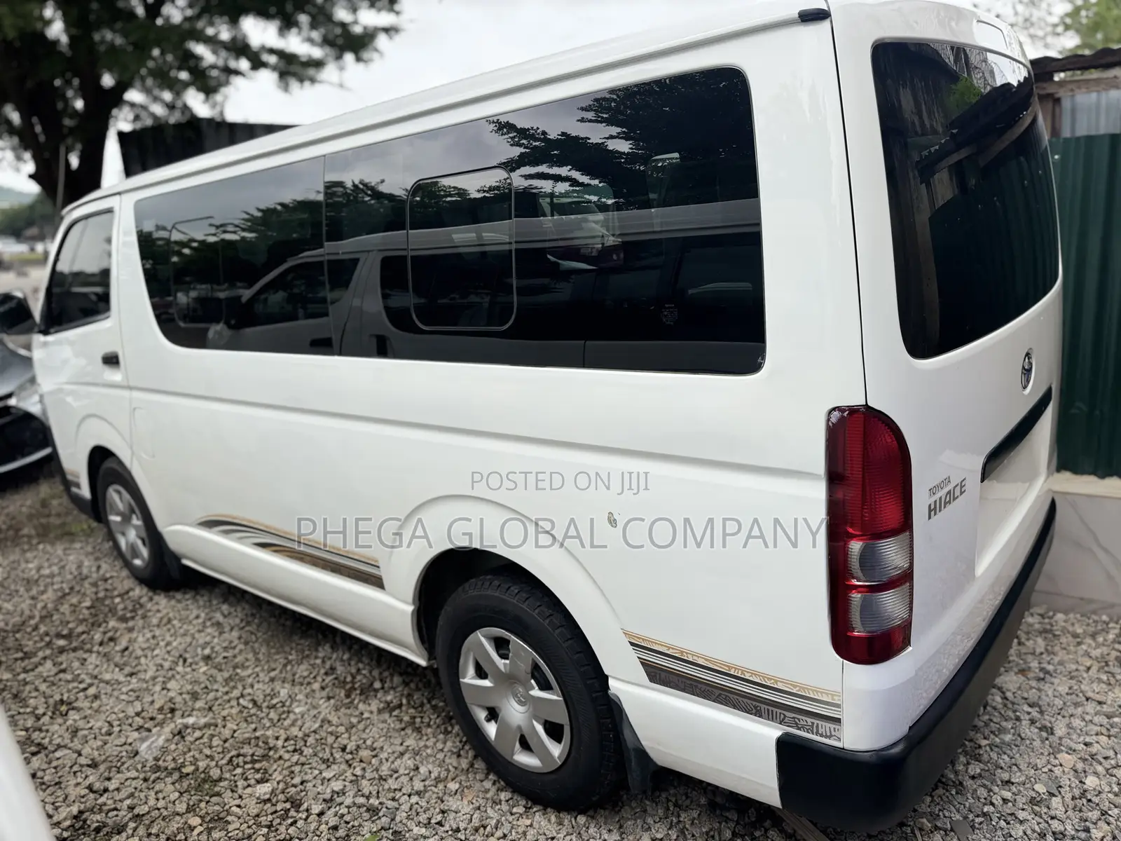 Toyota HiAce 2010 White