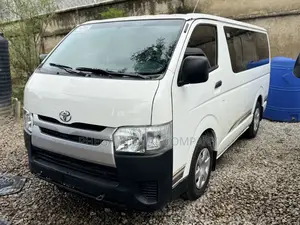 Toyota HiAce 2010 White