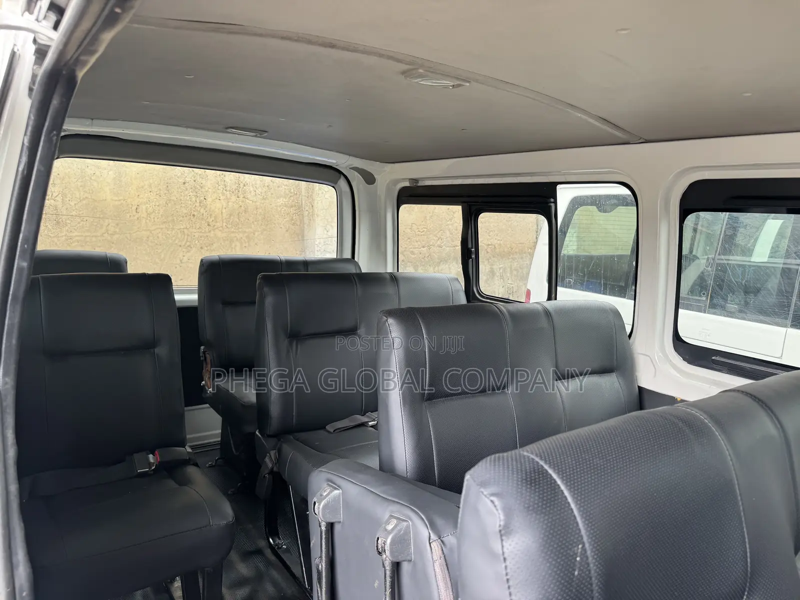 Toyota HiAce 2010 White