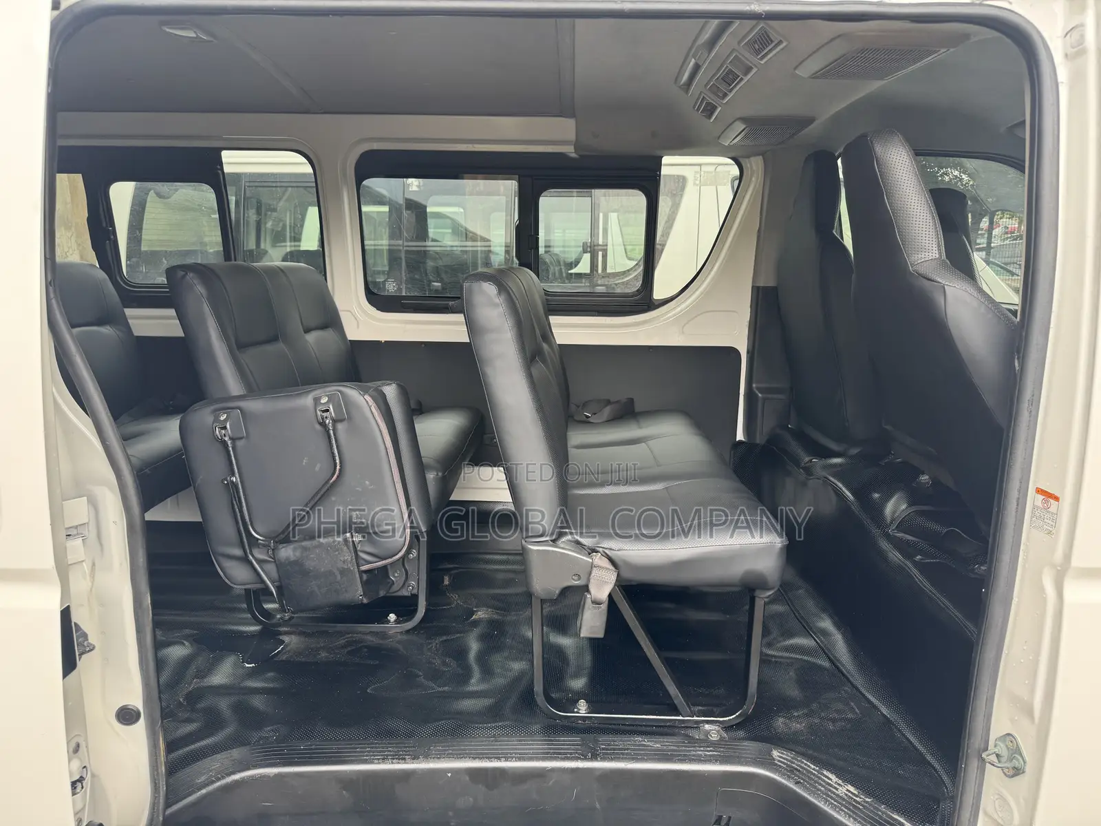 Toyota HiAce 2010 White