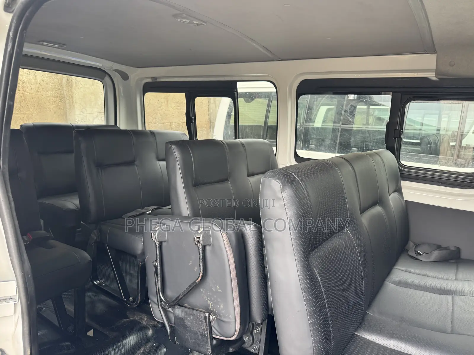 Toyota HiAce 2010 White