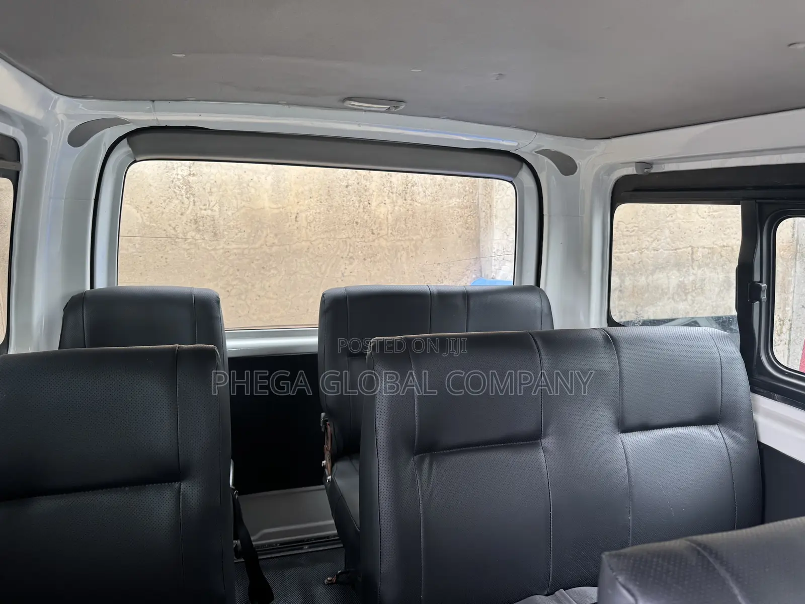 Toyota HiAce 2010 White