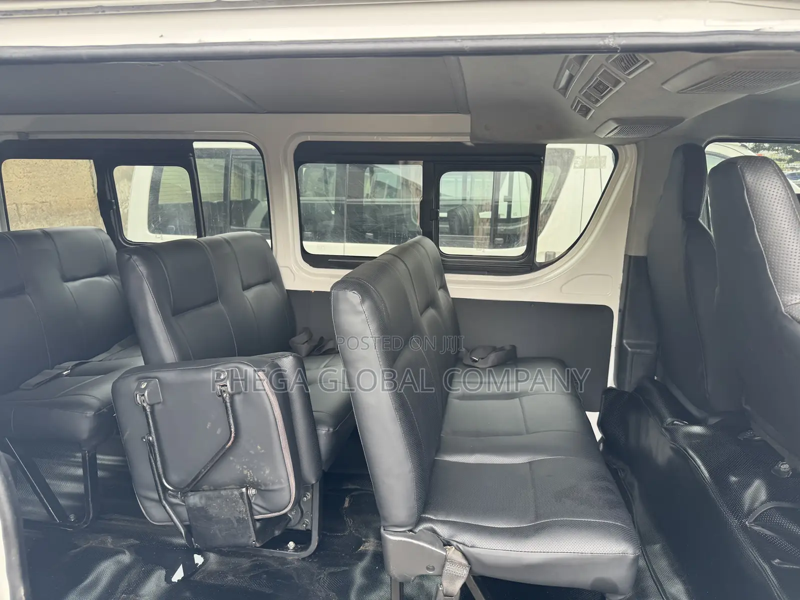 Toyota HiAce 2010 White