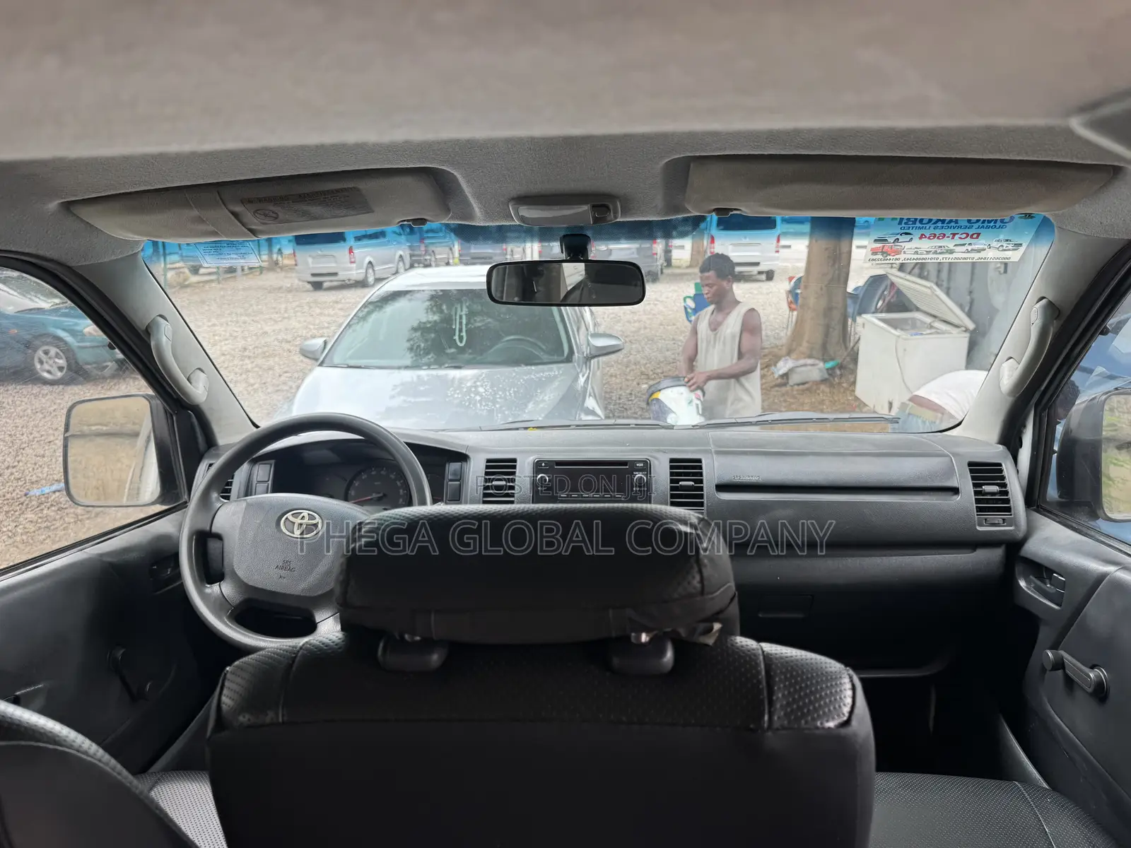 Toyota HiAce 2010 White