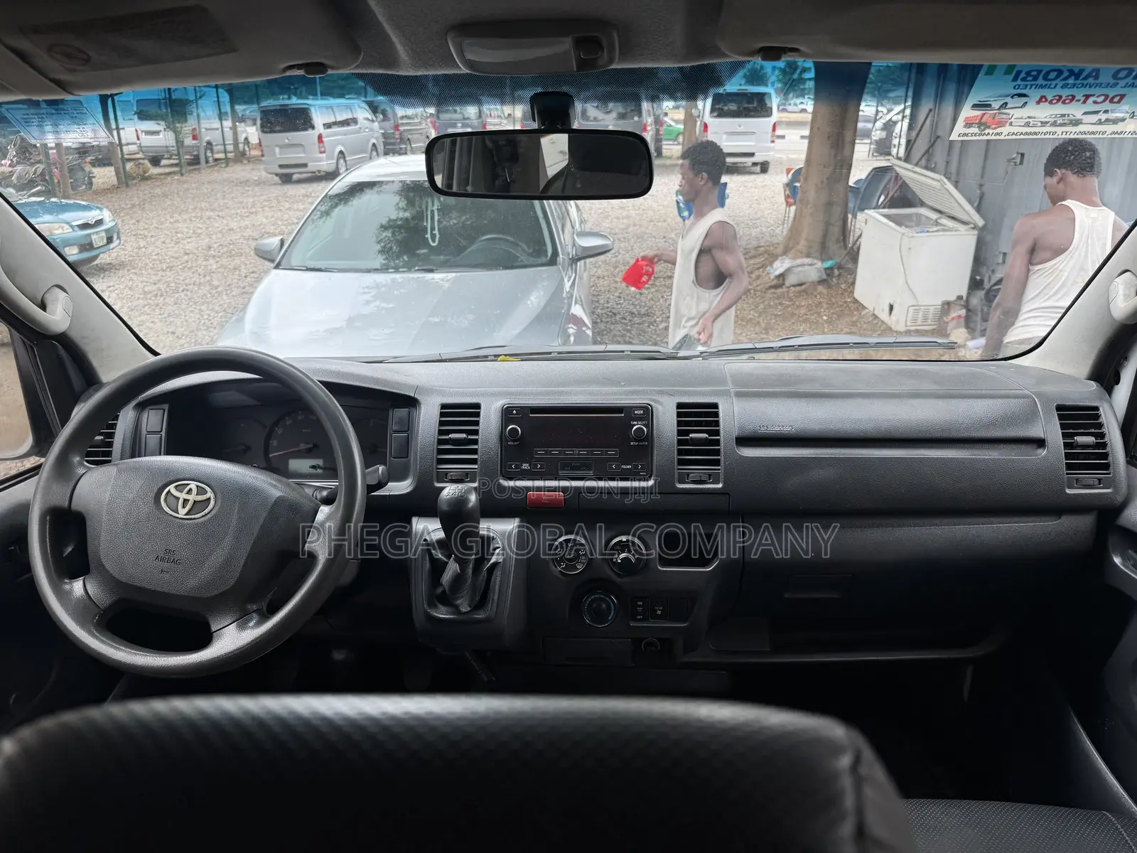 Toyota HiAce 2010 White