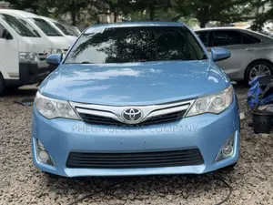 Toyota Camry LE 4dr Sedan (2.5L 4cyl 6A) 2013 Blue