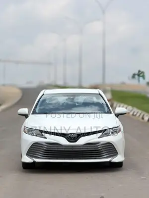 Toyota Camry 2018 White