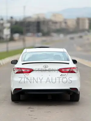 Toyota Camry 2018 White