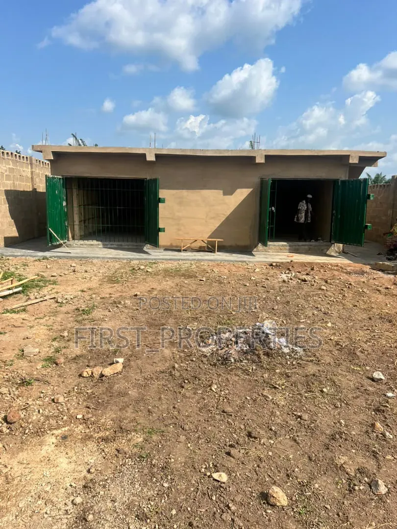 Built Warehouse at Slab Level