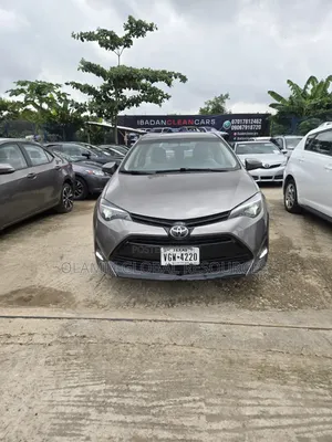 Toyota Corolla 2019 Gold