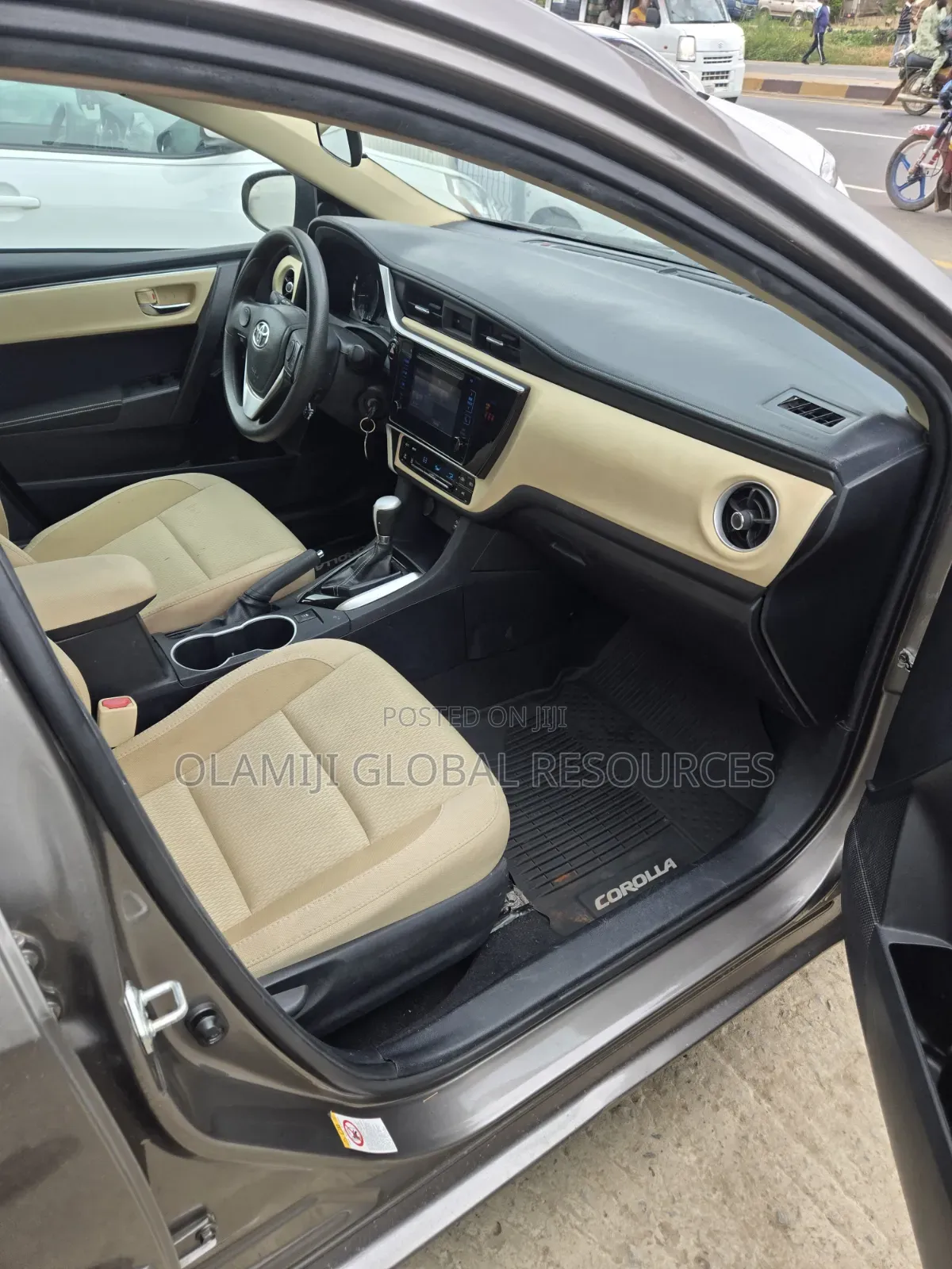 Toyota Corolla 2019 Gold