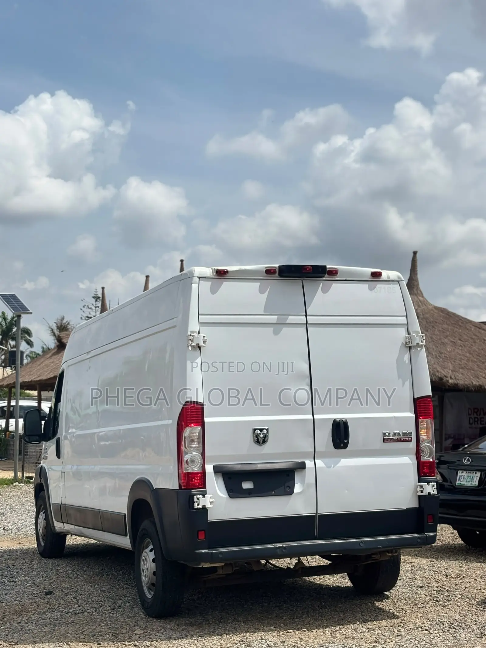 Dodge RAM Van 2003 White