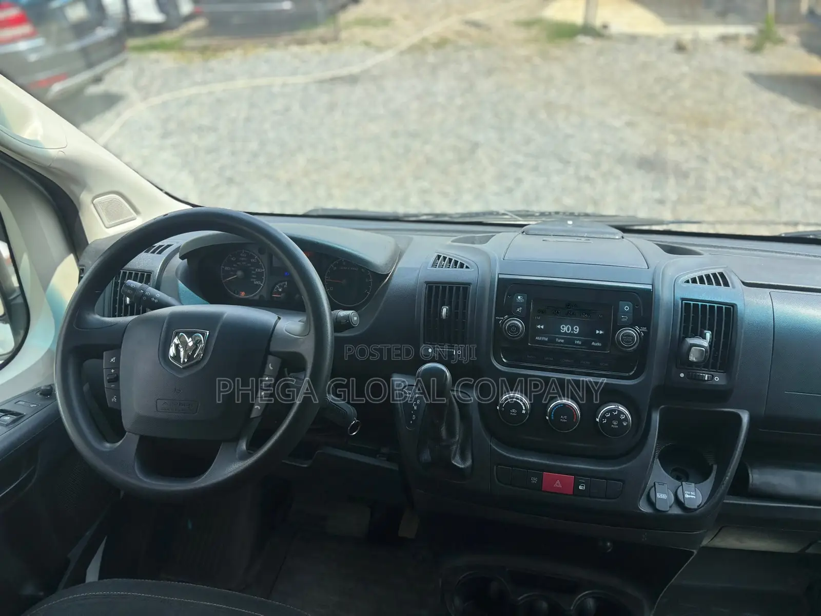 Dodge RAM Van 2003 White