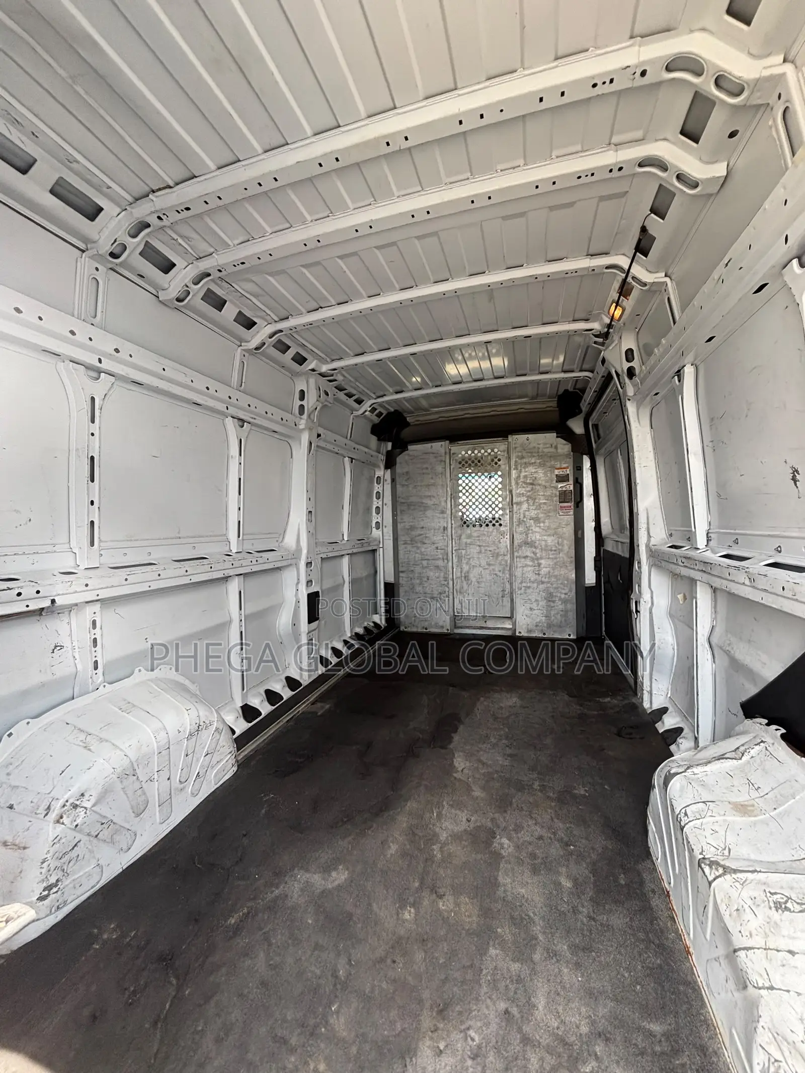 Dodge RAM Van 2003 White