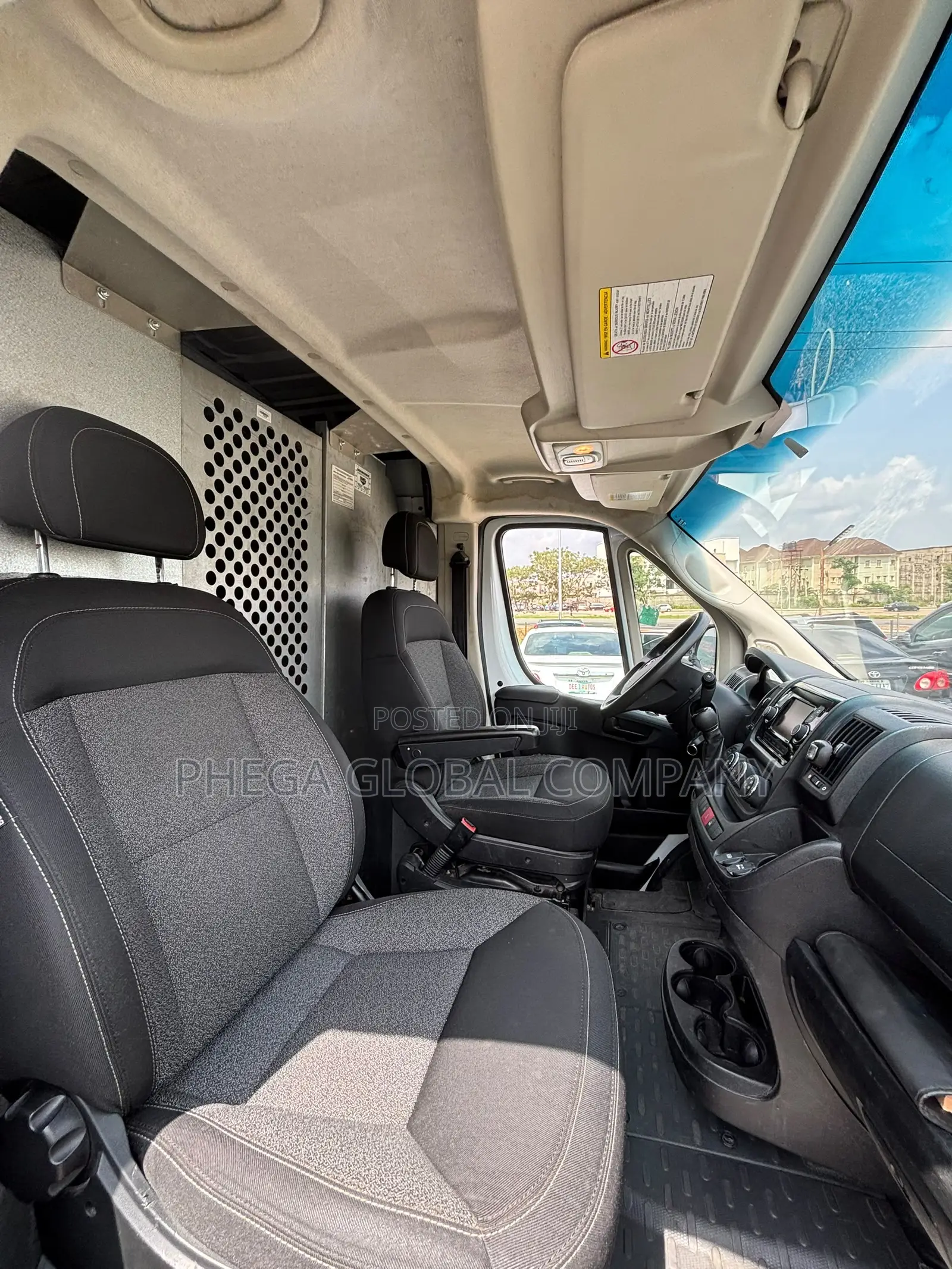 Dodge RAM Van 2003 White