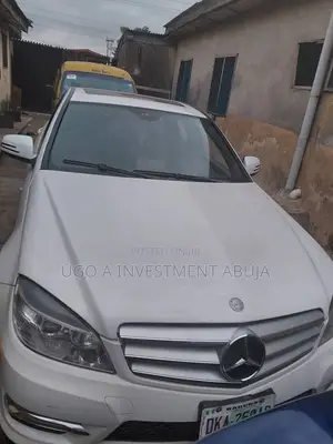 Mercedes-Benz C300 Luxury Sedan AWD (3.0L 6cyl 7A) 2009 White