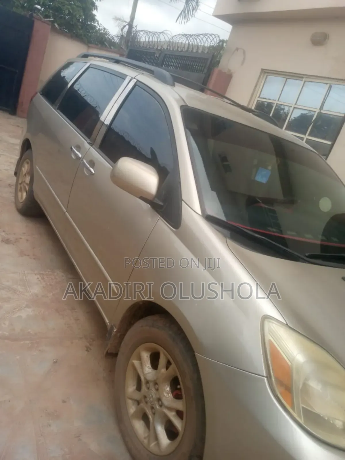 Toyota Quantum 2004 Beige
