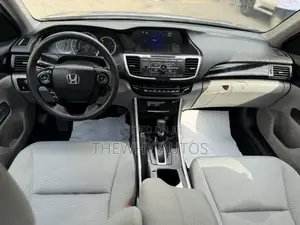 Honda Accord LX 4dr Sedan FWD (2.4L 4cyl 2A) 2016 Silver