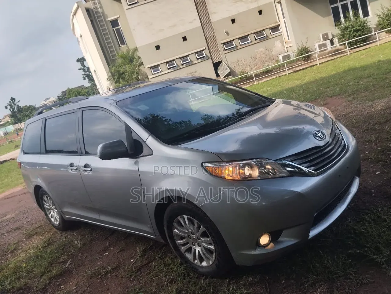 Toyota Sienna 2016 Silver
