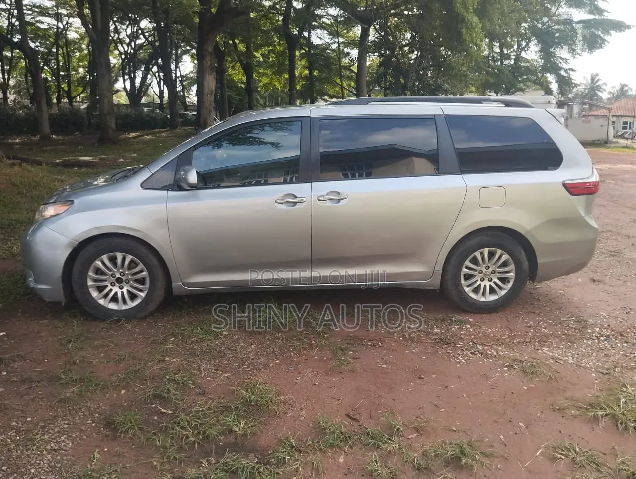 Toyota Sienna 2016 Silver
