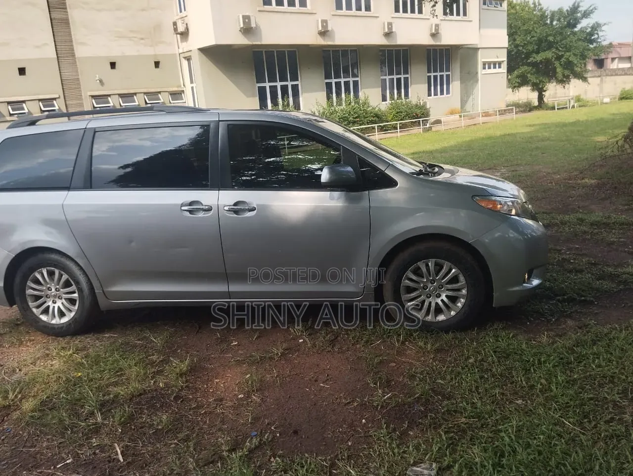 Toyota Sienna 2016 Silver