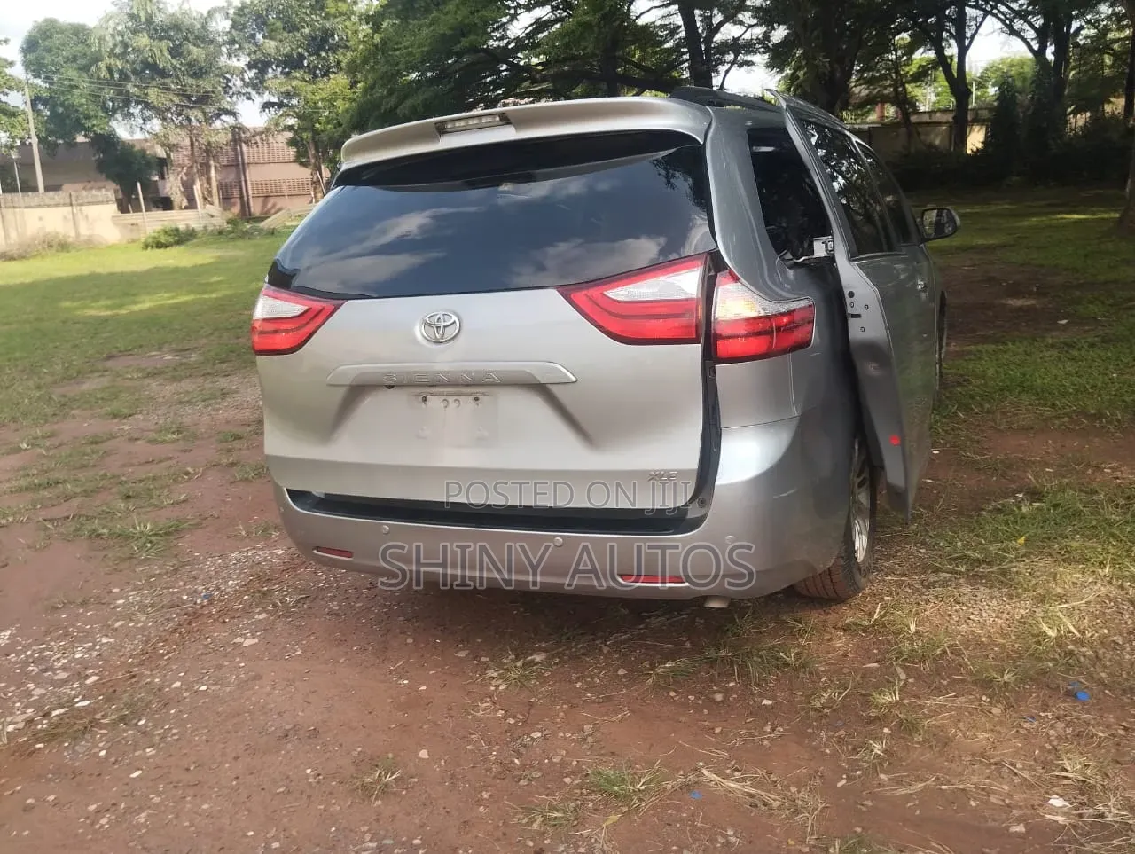 Toyota Sienna 2016 Silver