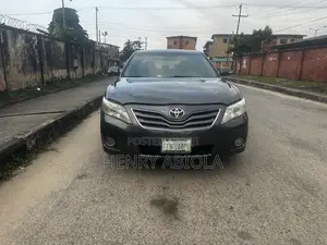 Toyota Camry LE 4dr Sedan (2.5L 4cyl 6AM) 2010 Gray