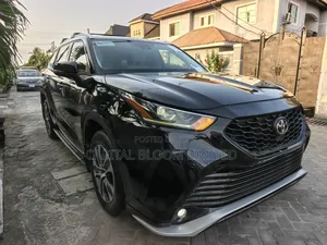 Toyota Highlander Limited 2022 Brown