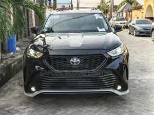 Toyota Highlander Limited 2022 Brown