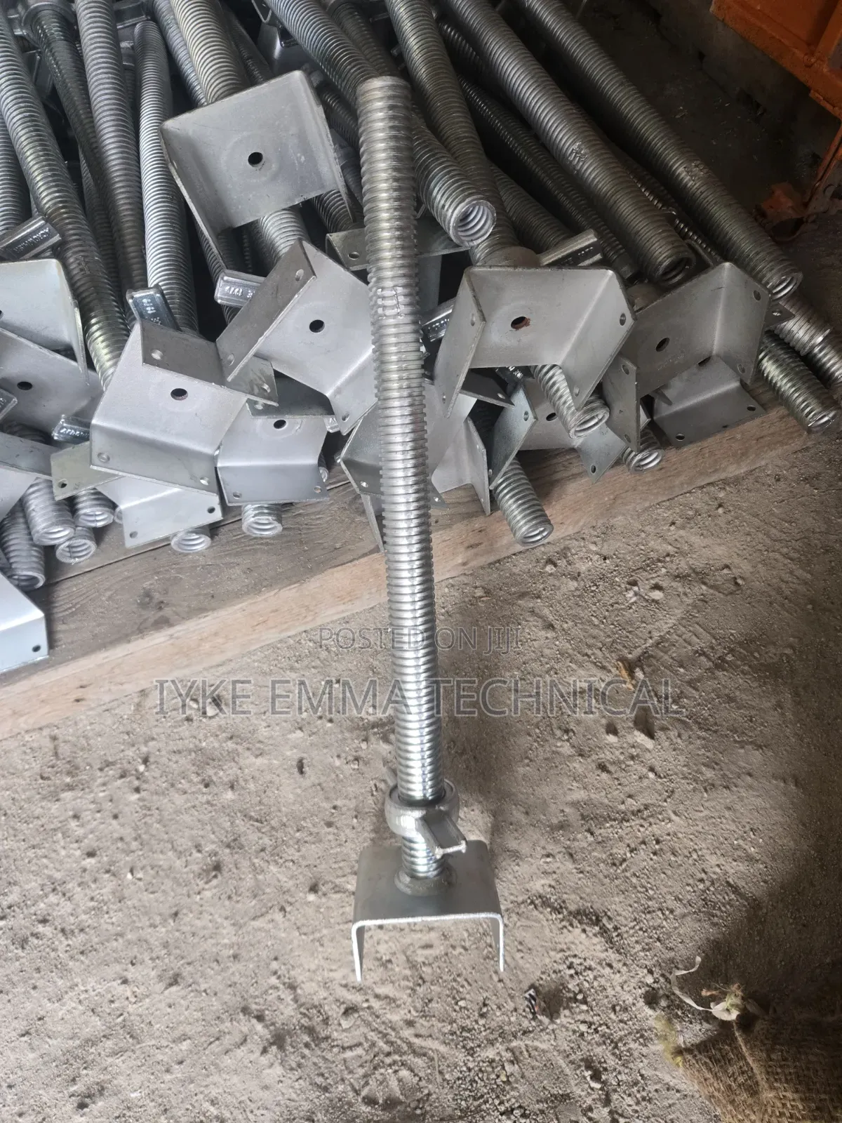U HEAD Adjustable Galvanized Scaffolding Base Jacks